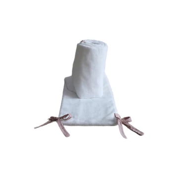 Ágyrácsvédő - Fehér rózsaszín szalaggal 